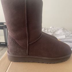 UGG W CLASSIC SHORT  BROWN 