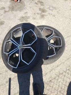 rims going for cheap, small cracks in one rim