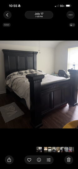 Blackwood Mansion Queen Size Bedroom Set- Bed frame with 2 Dressers