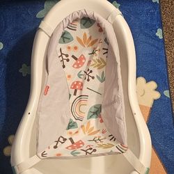 Baby Tub With Water Cup 