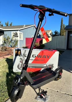 Segway - Max G3 Plus Electric Scooter - Commuter Scooter w/ 28 mph Max Speed, 56 Mile Range & Apple Find My Integration