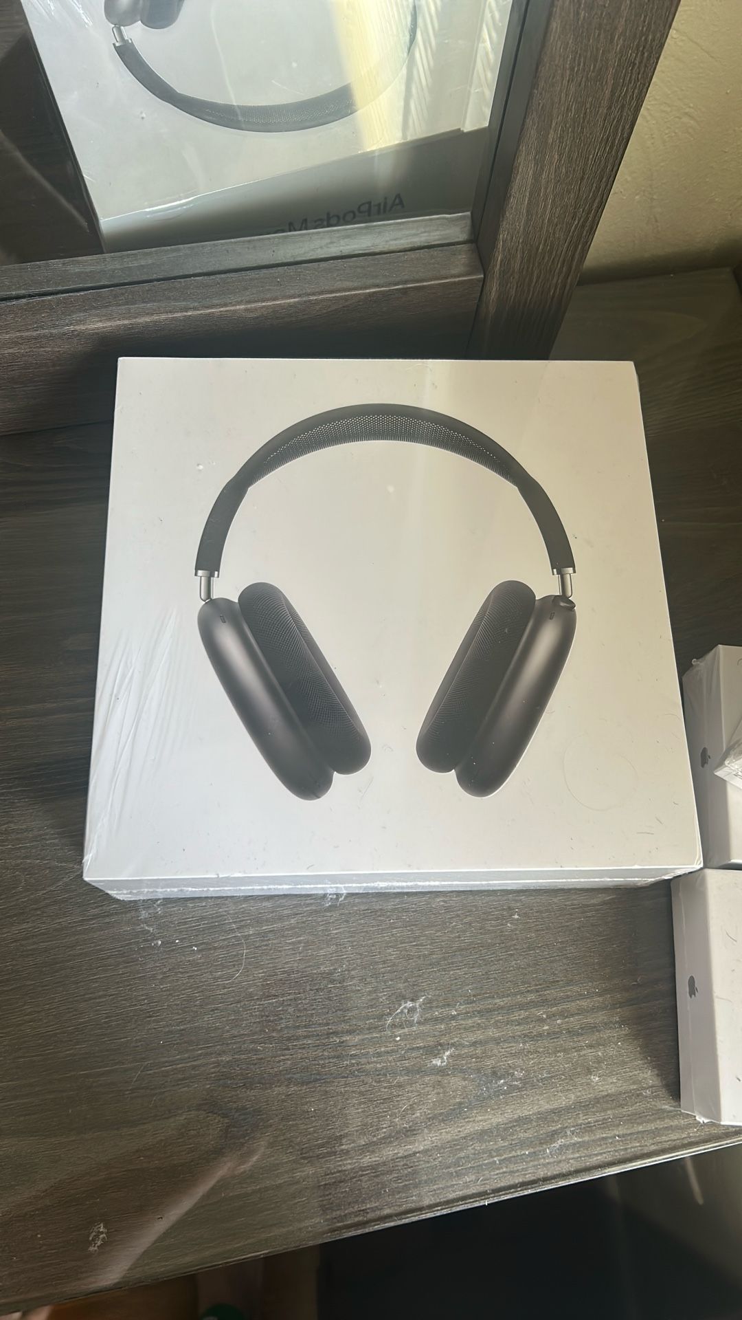 Apple AirPod Maxes