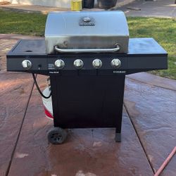 Chat-Broil Gas Grill With Propane Tank