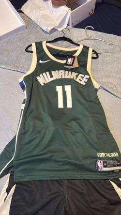 Bucks jersey and shorts