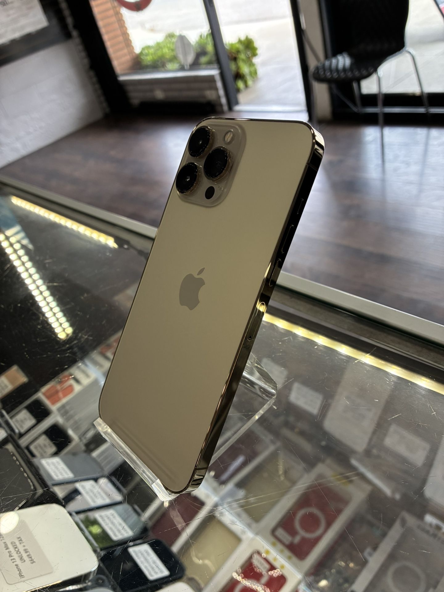 iPhone 13 Pro Max 256gb 100% Battery Health