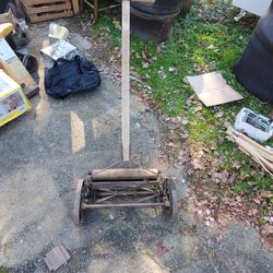 ANTIQUE REEL PUSH MOWER 