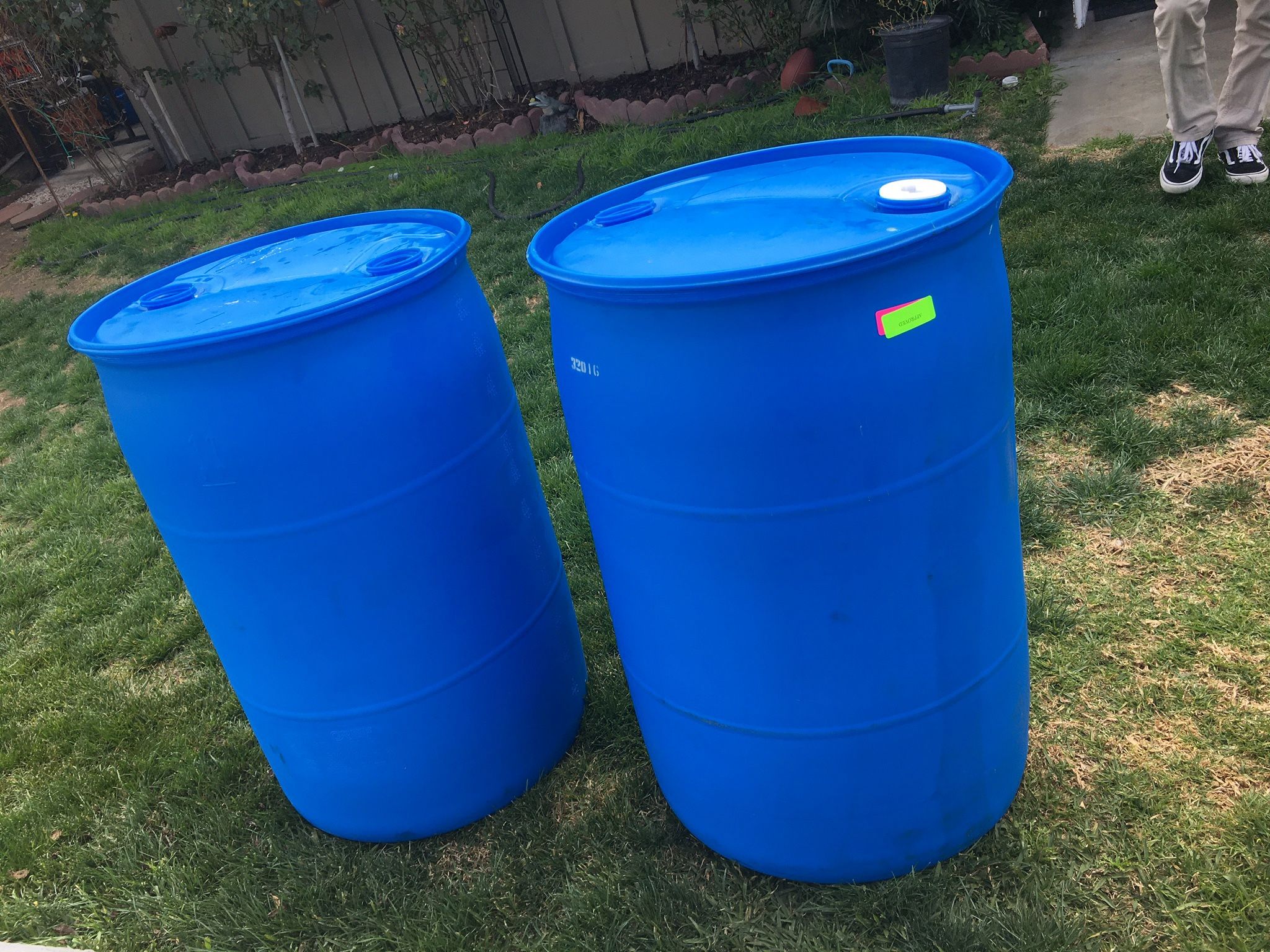 DRUMS PLASTIC DRUMS 55 GALLONS FOOD GRADE CLOSE TOP 2 SMALL CAPS $13 EACH FOOD GRADE ONLY 2 Available For Now (((TAKE LAST 2 FOR $24 )))