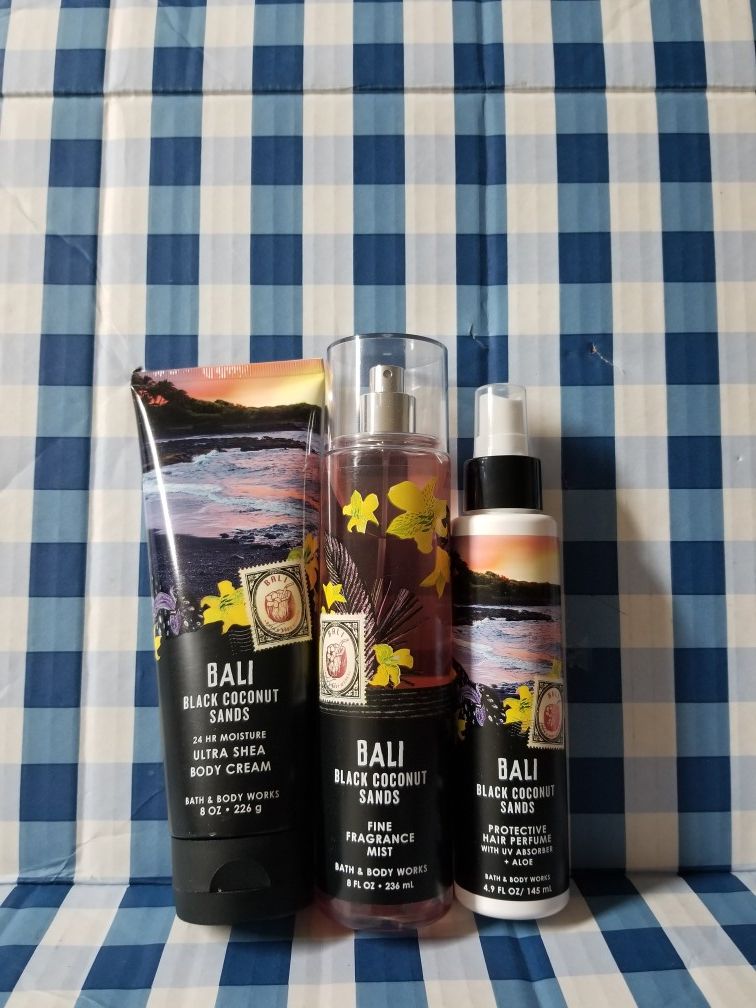 BATH AND BODY WORKS- BALI BLACK COCONUT SANDS $25.00 FIRM PRICE