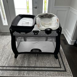 Graco Playpen/bassinet/changing Table Combo
