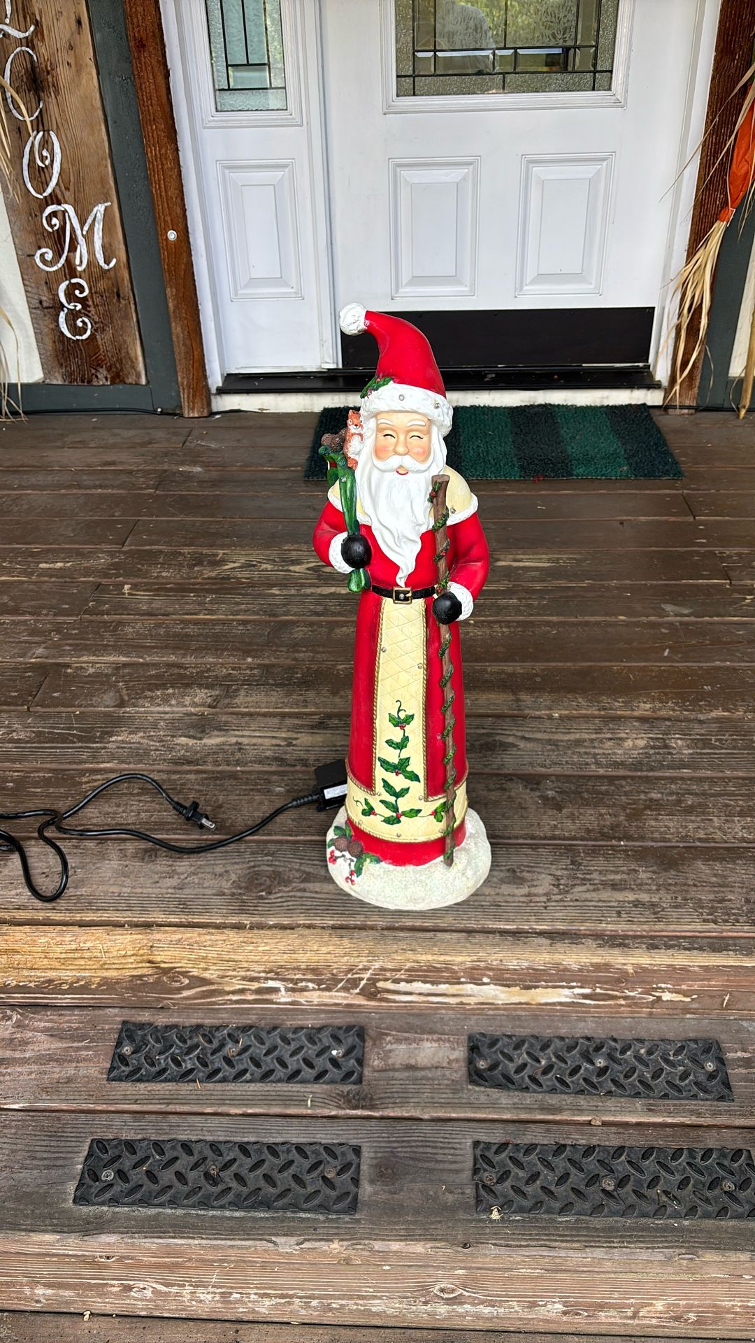 SET OF 4 Santa’s. Pre Lit Led Lights/ Colored