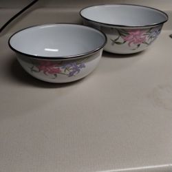 GMI Enamel Mixing Bowls. 