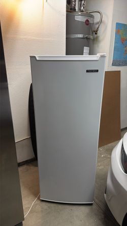Upright freezer