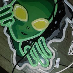 Alien LED Wall Hanger