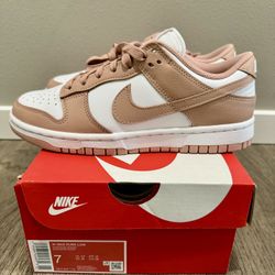 Nike dunks, Women size 7, Brand new