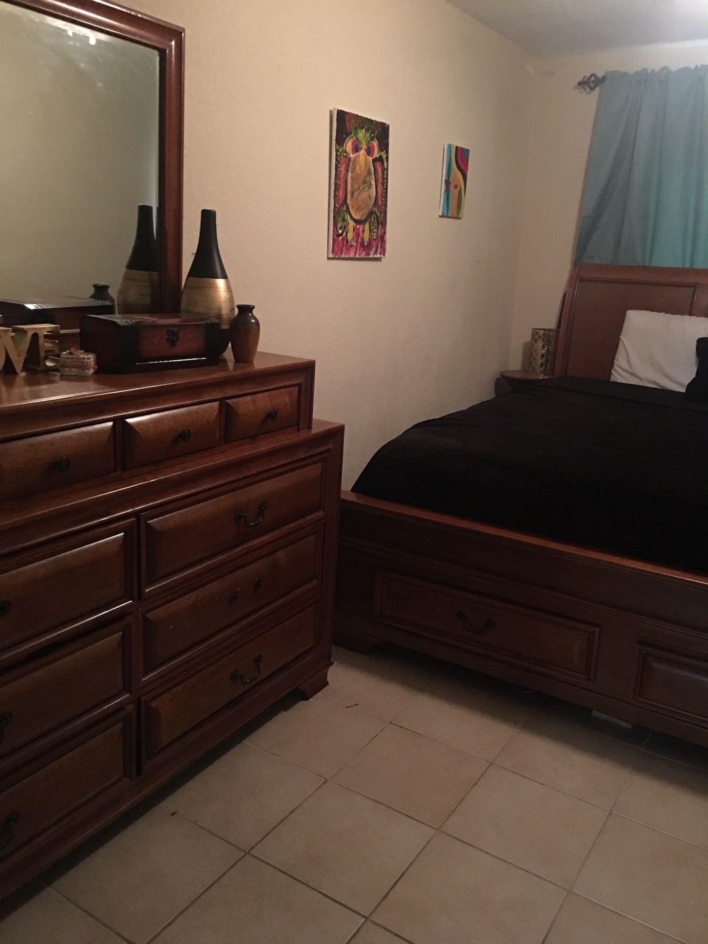 King bedroom set including mattress. Good conditions.