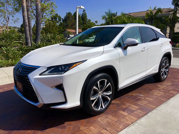 2017 Lexus RX 450H Hybrid fully loaded. Pearl White for