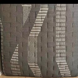 Brand New Beautiful Sealy King Size Mattress And Boxsprings ( Only Used 1 Time Still Has Tags On It ) .