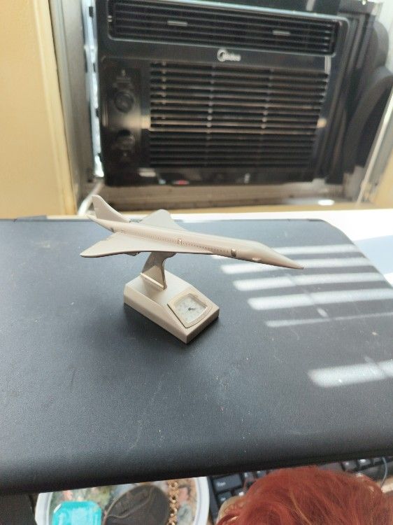 Concord Toy Jet Diecast Jet With Stand 7 Inches Long