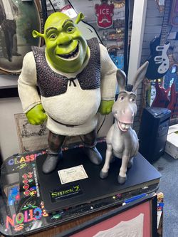 SHREK 2 Limited Edition Replica Statuette w/ COA