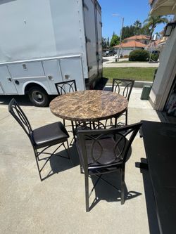 Dinette table