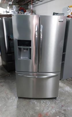 Frigidaire French Door Fridge with Ice Maker