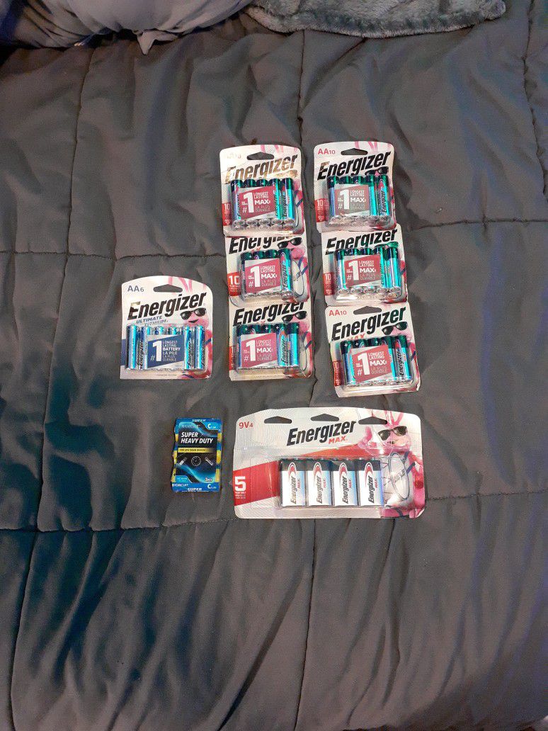 64  Energizer MAX AA Batteries Brand New Sealed, 5 Never Unsed 9 Volt, 3 Brand  New Sealed C Batteries 🔋