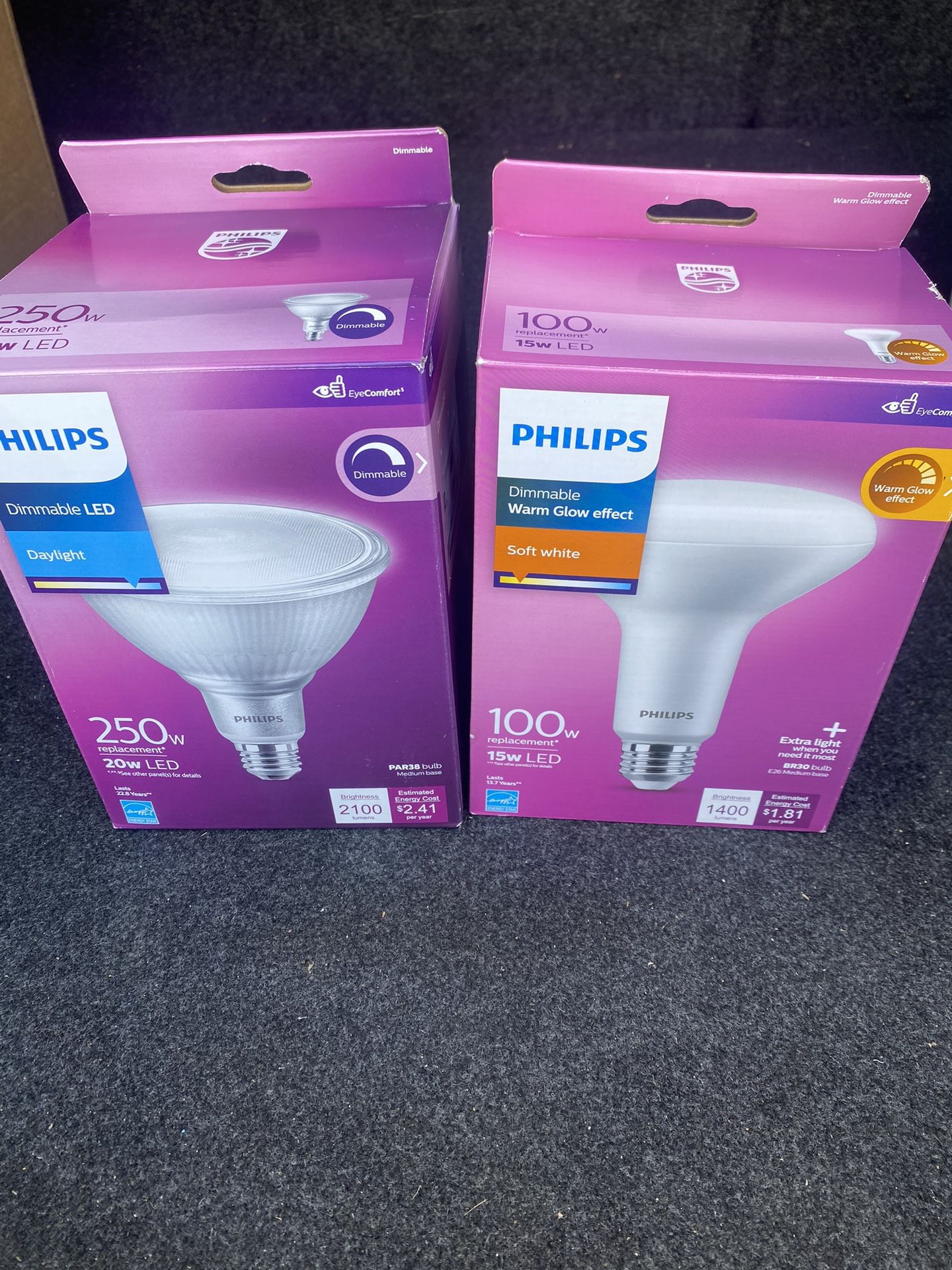 PHILIPS Dimmable Bulbs