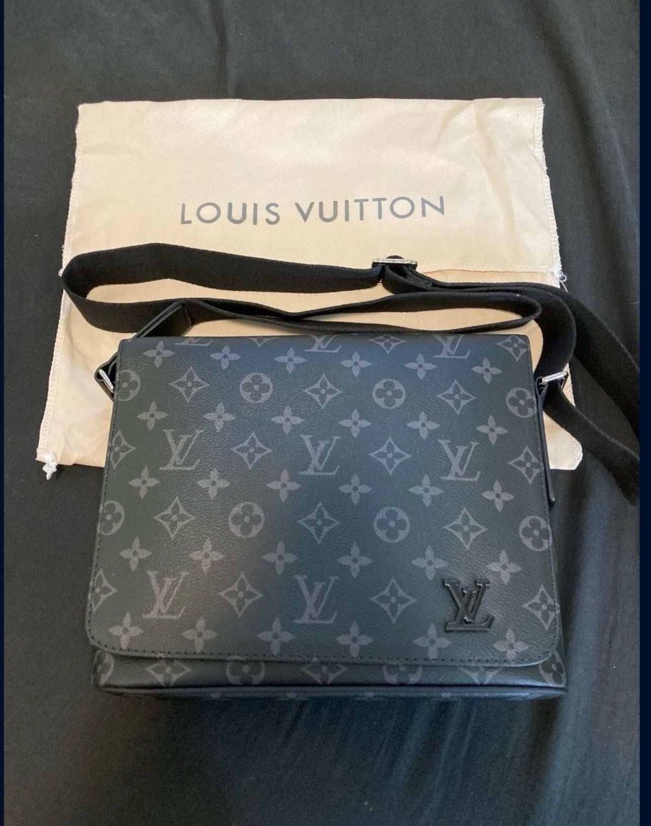 Louis Vuitton Messenger Bag