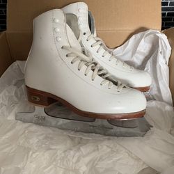 Riedell’s Ice skates girls
