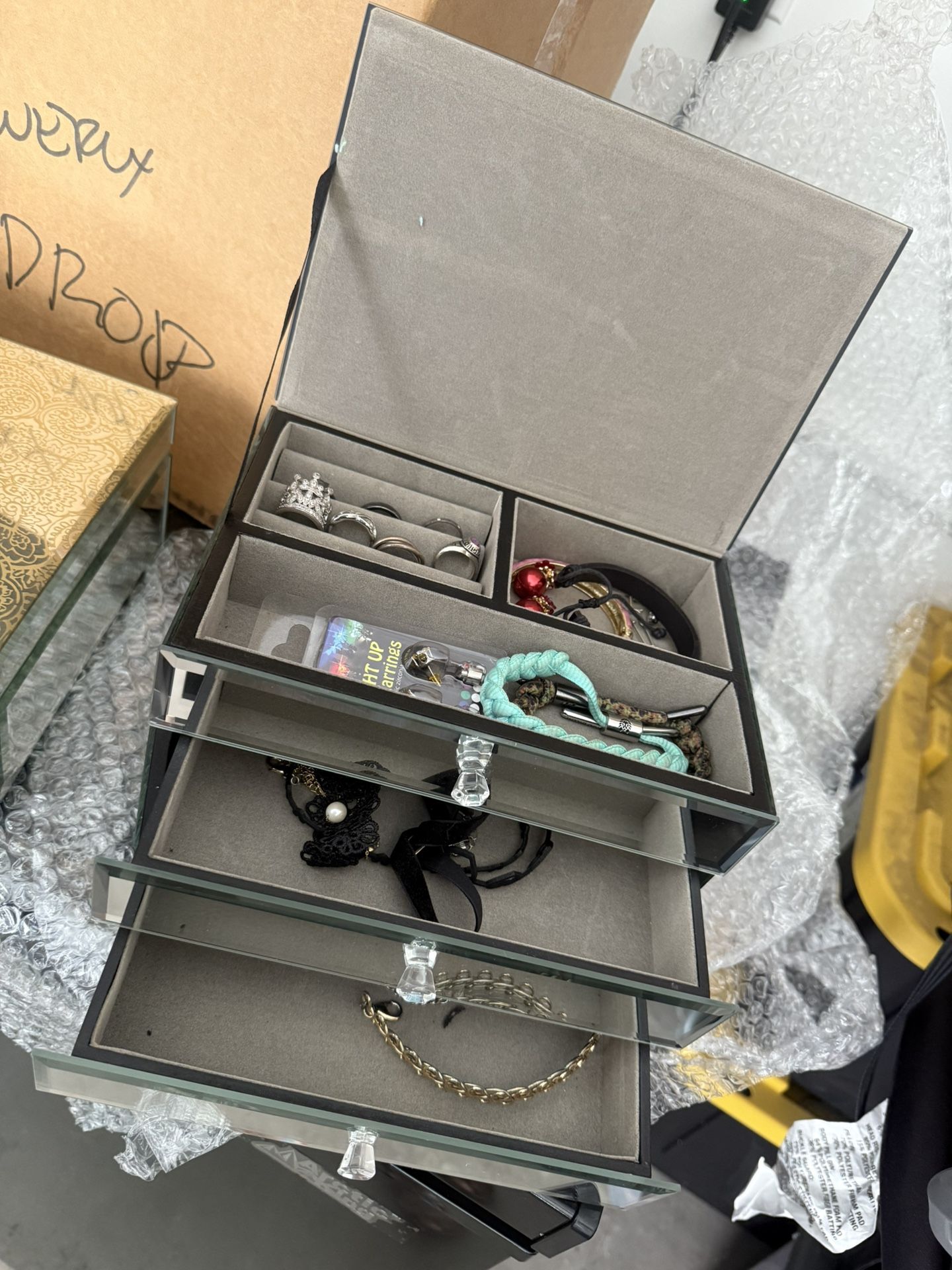 mirrored jewelry box 