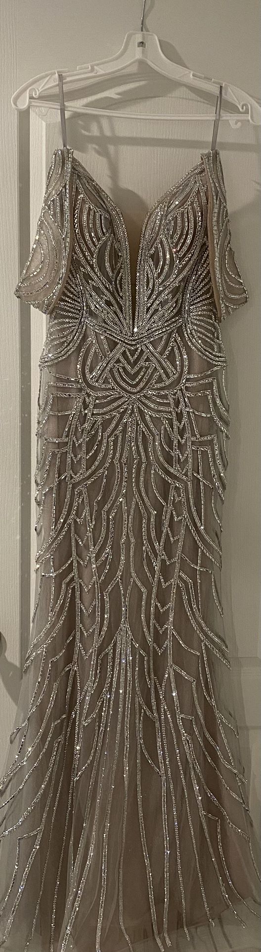 ✨ Elegant Evening Dress with Rhinestones ✨