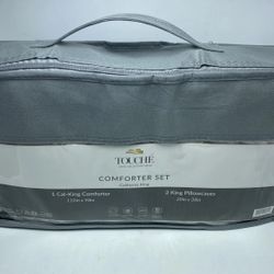 New King White Comforter