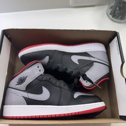 Jordan 1s Mid 