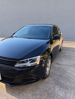 2013 Volkswagen Jetta 2.0L Automatic - 82,662 Miles - Salvage Title