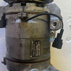 Nissan 2017 Titan Xd   Lots Of Parts Left. 