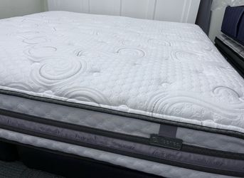 King Size Serta Iseries