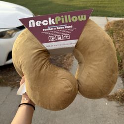 BRAND NEW NECK PILLOW
