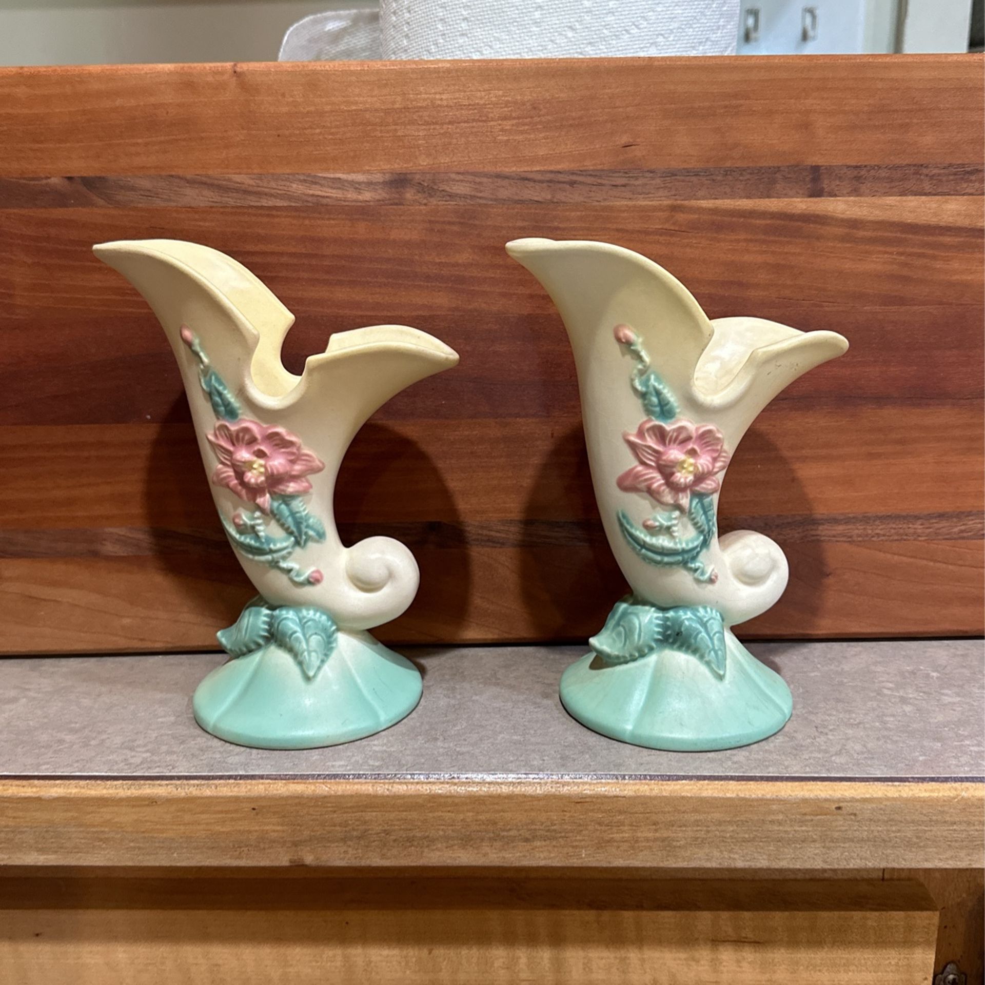 Vintage Hull Art Pottery Vase W5