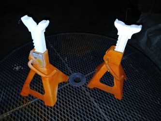 Jack stands