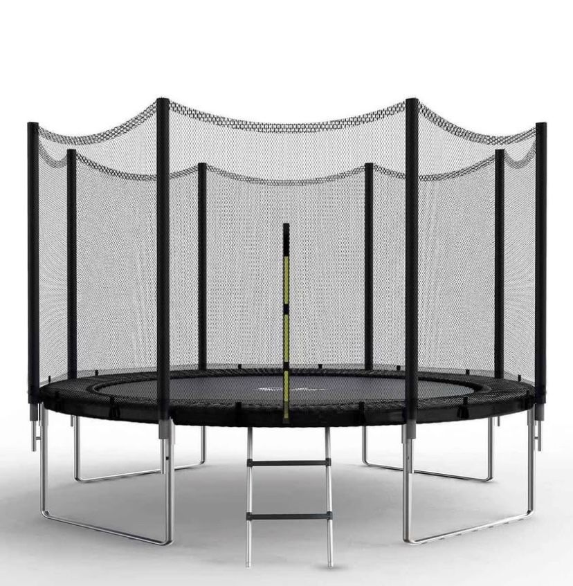 Brand New Trampoline With Sprinkler Water Sistem 14 Ft