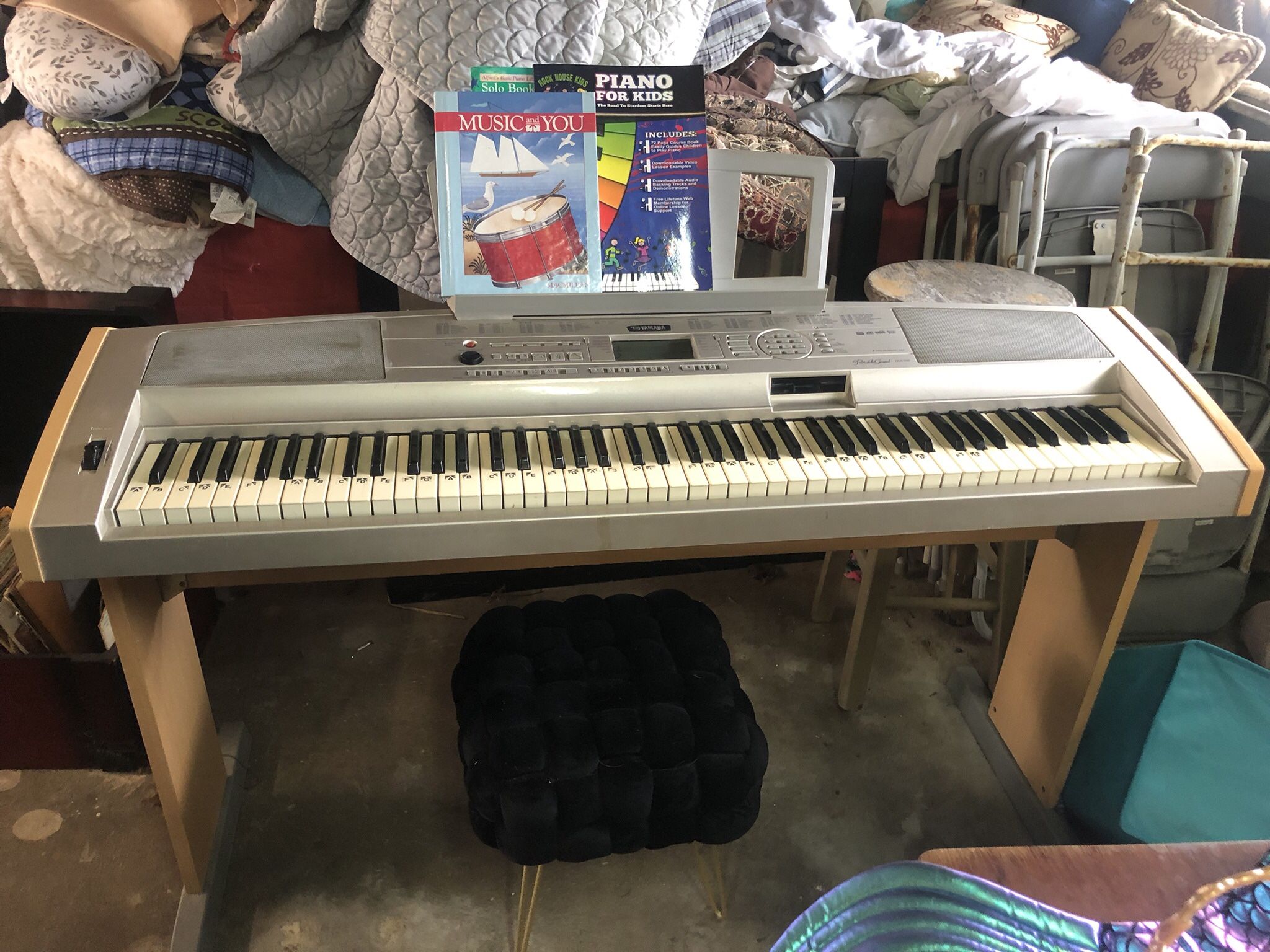 Portable Full Sized Yamaha DGX-500 88 Key Keyboard