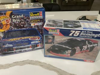 NASCAR MODEL CARS Limited Edition Matchbox Commemorative Tin Box. Never Opened. # 44 And  #75 