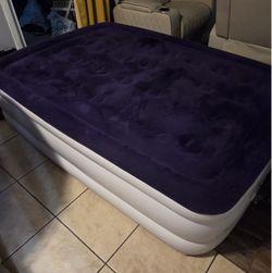 CHILLSUN Full 18’ Air Mattress w/h pump