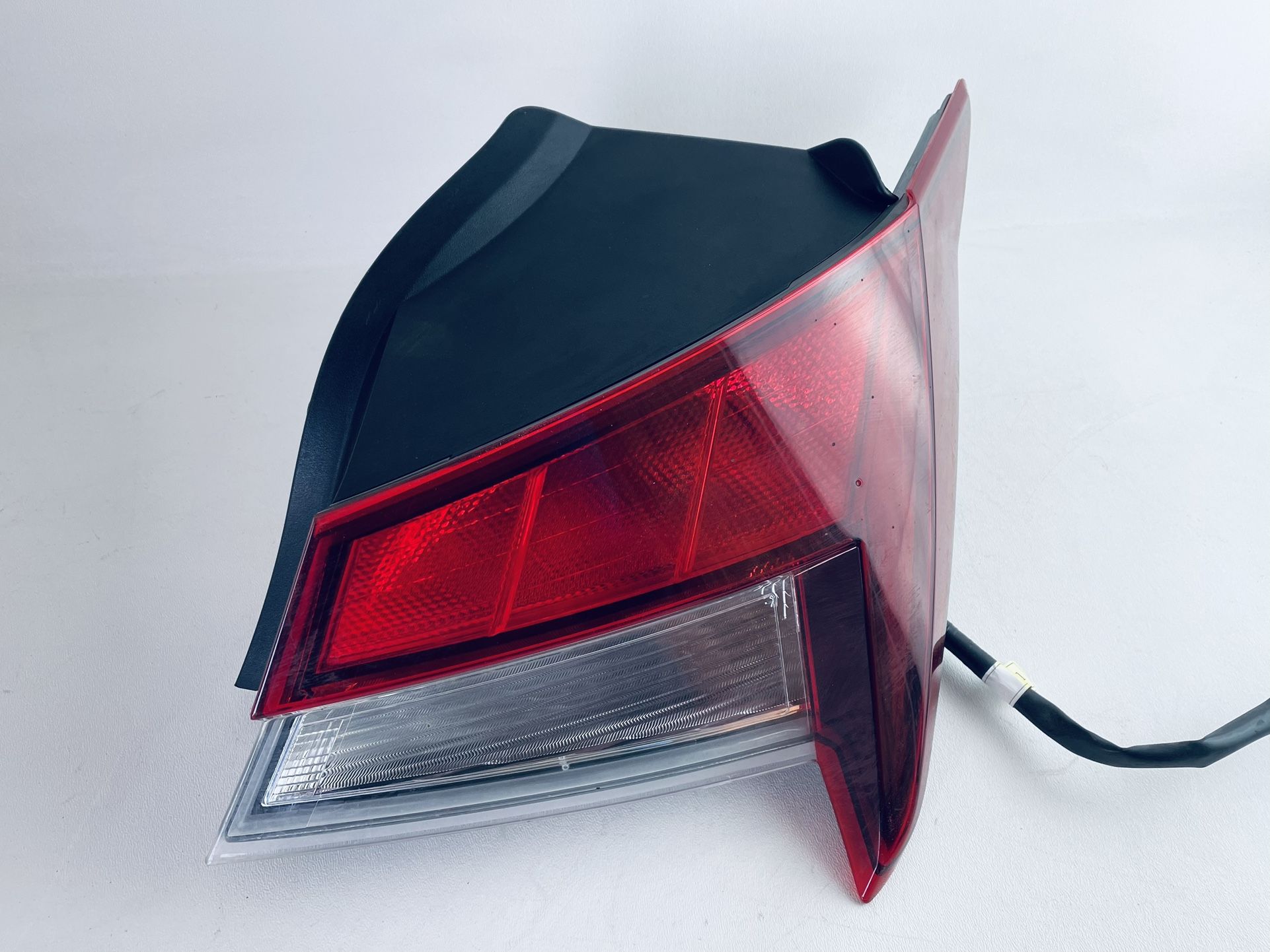 2021-2023 HYUNDAI ELANTRA RH SIDE LED TAIL LIGHT 
