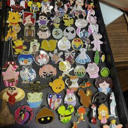 DISNEY DISNEYLAND PARK TRADING COLLECTABLE PINS SOLD SEPARATELY EACH