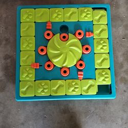 Hound Brand - Challenge Slider Treat Finder For Dogs 