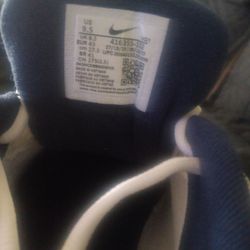 Nike. New.