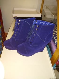 Women fashion boots size 8