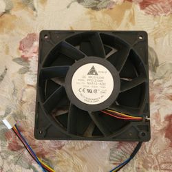 Delta PFC1212DE Case Fan 120 Mm