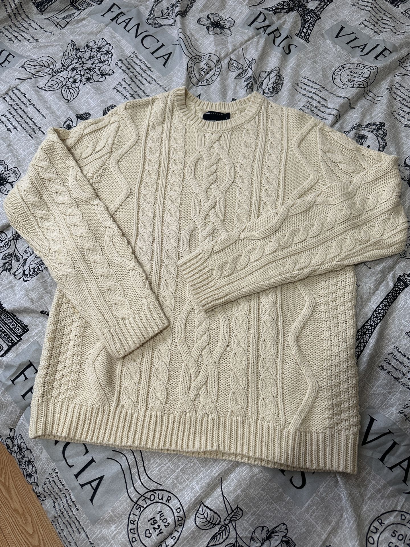 Cable Knit Men’s Sweater Size M